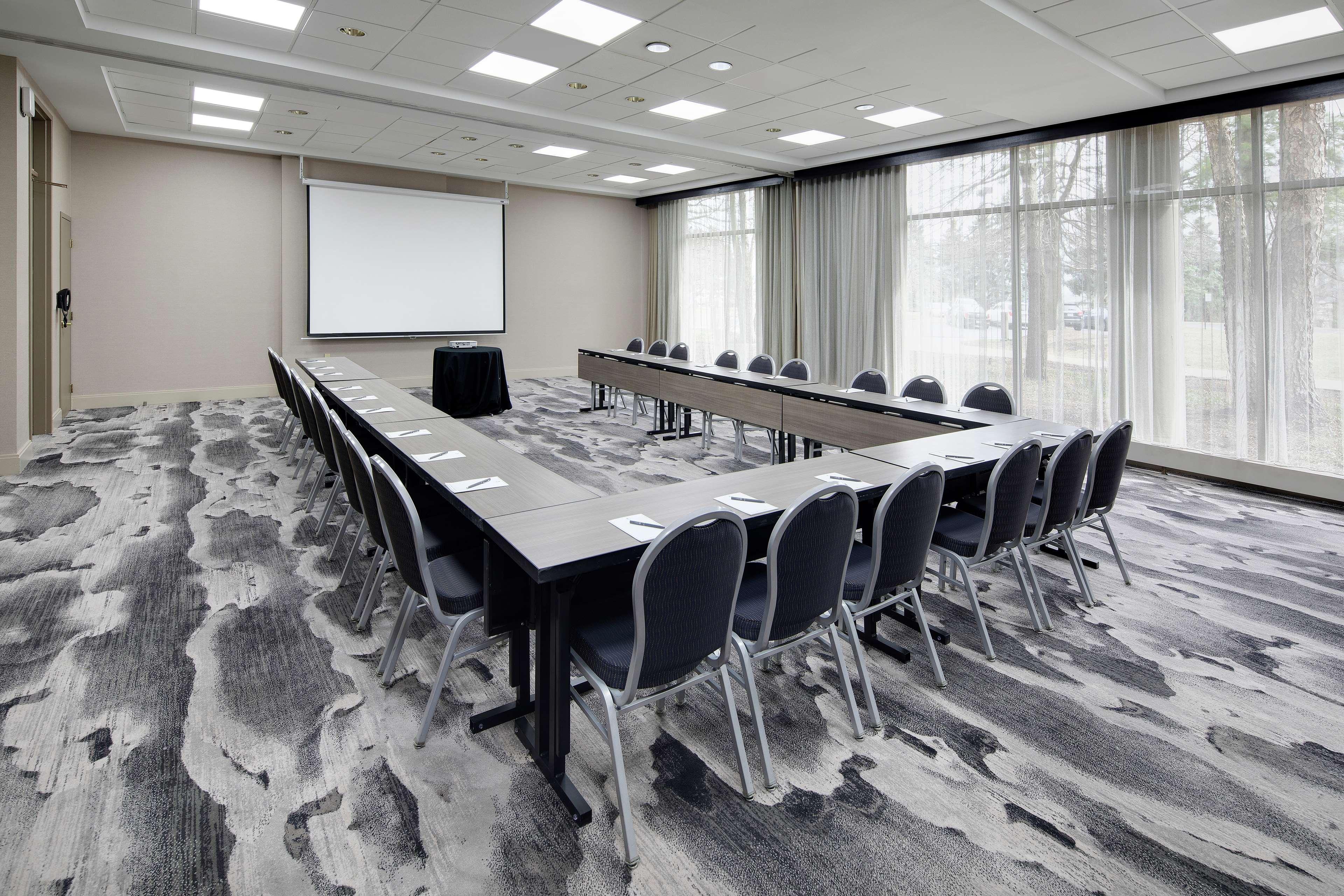 Embassy Suites By Hilton Detroit Troy Auburn Hills Buitenkant foto