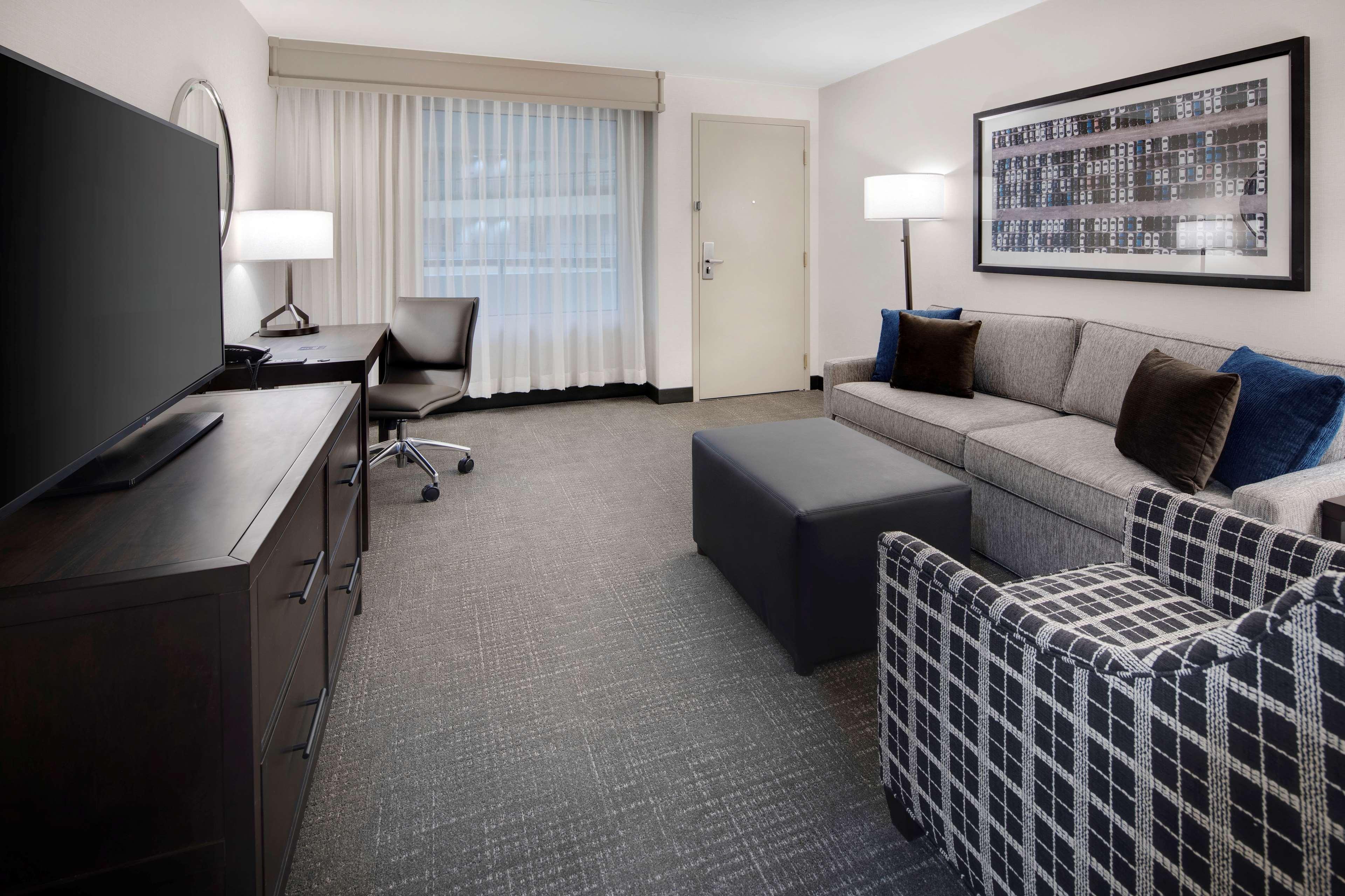 Embassy Suites By Hilton Detroit Troy Auburn Hills Buitenkant foto