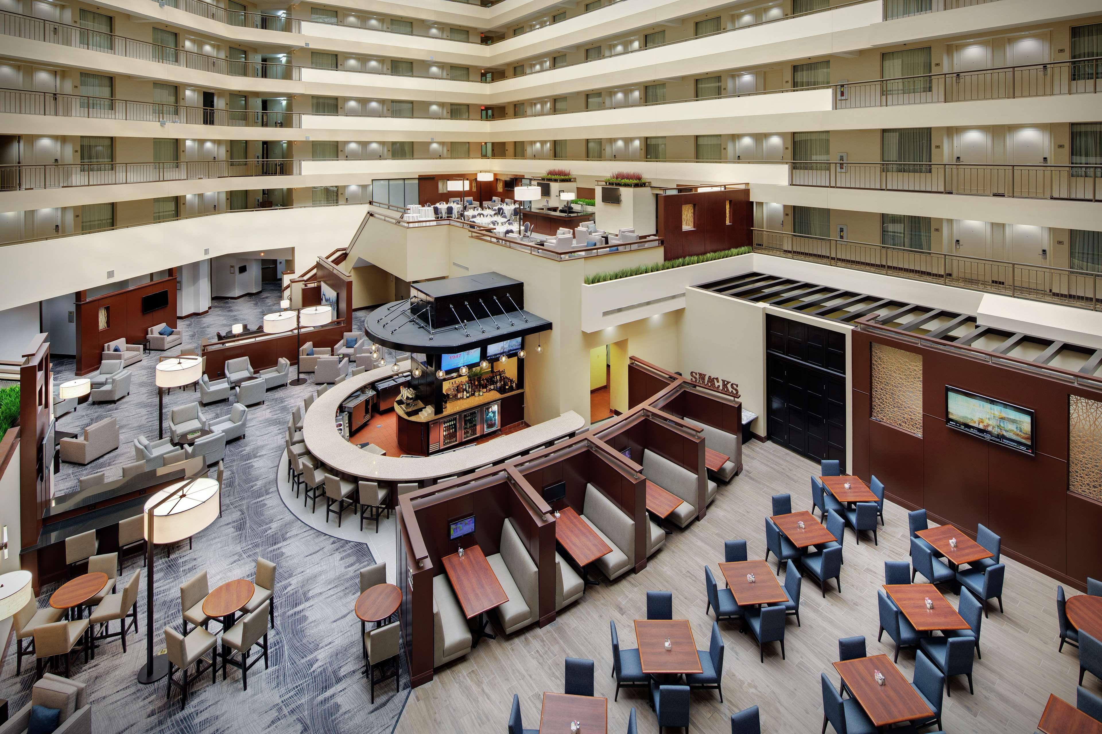 Embassy Suites By Hilton Detroit Troy Auburn Hills Buitenkant foto