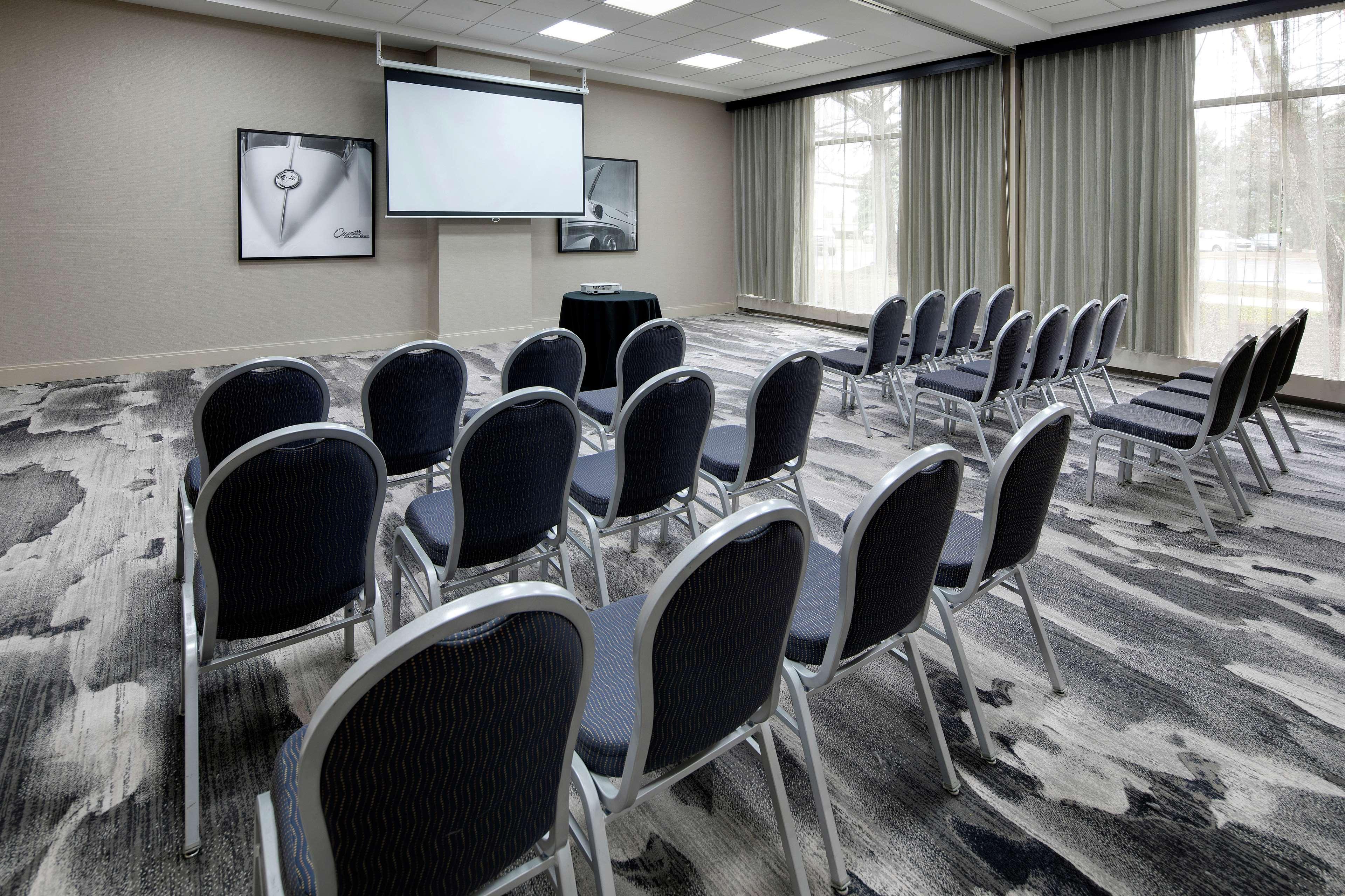 Embassy Suites By Hilton Detroit Troy Auburn Hills Buitenkant foto