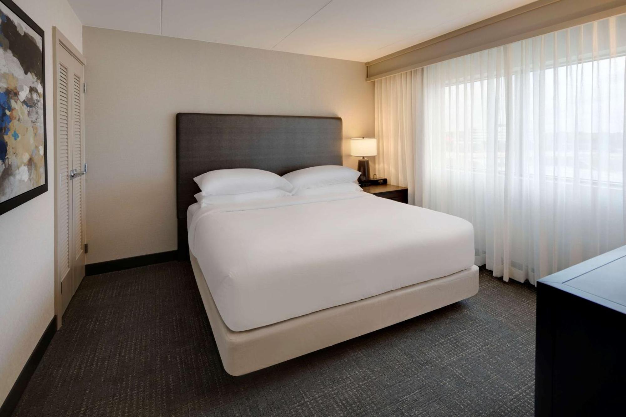 Embassy Suites By Hilton Detroit Troy Auburn Hills Buitenkant foto