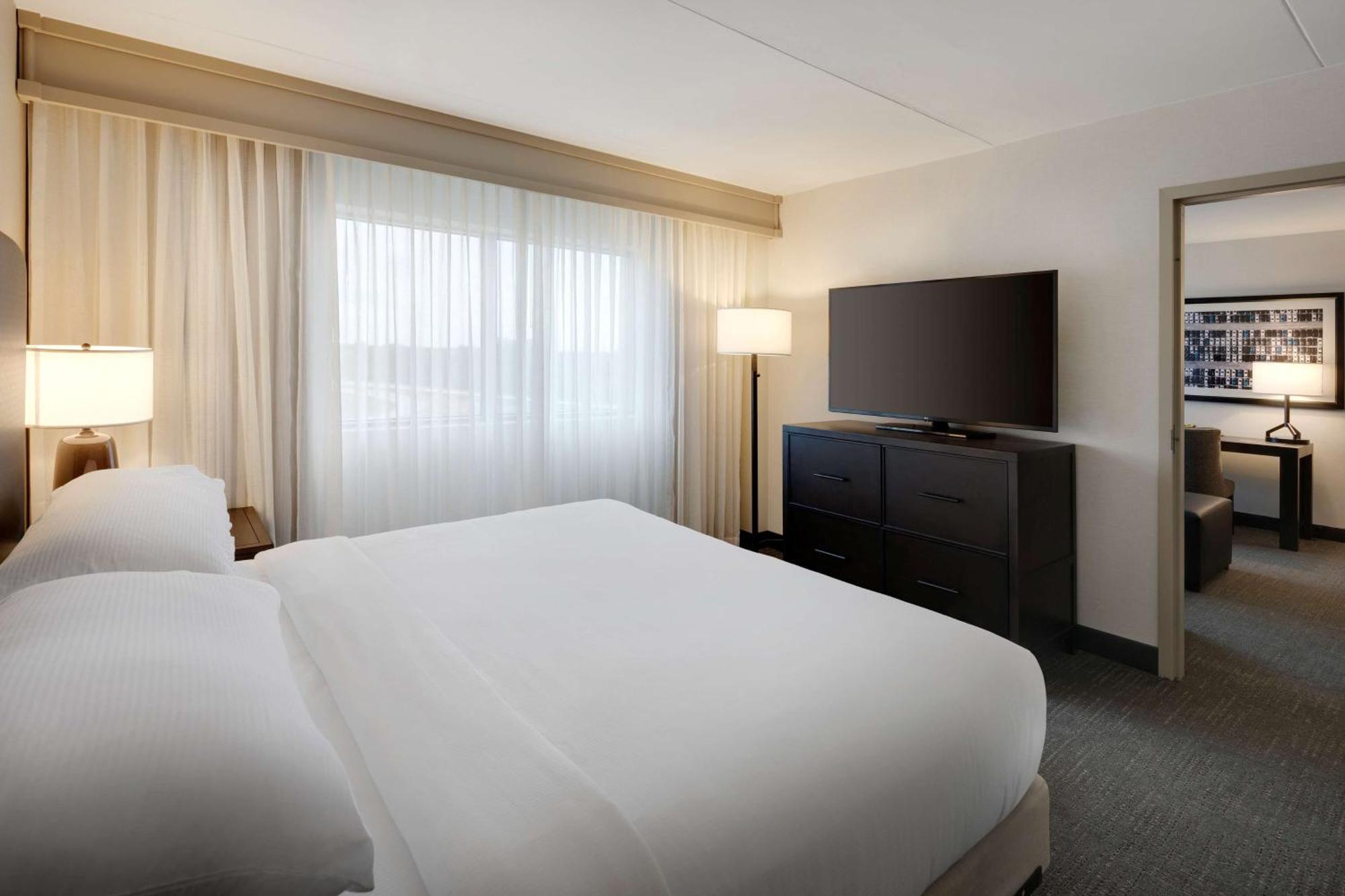Embassy Suites By Hilton Detroit Troy Auburn Hills Buitenkant foto