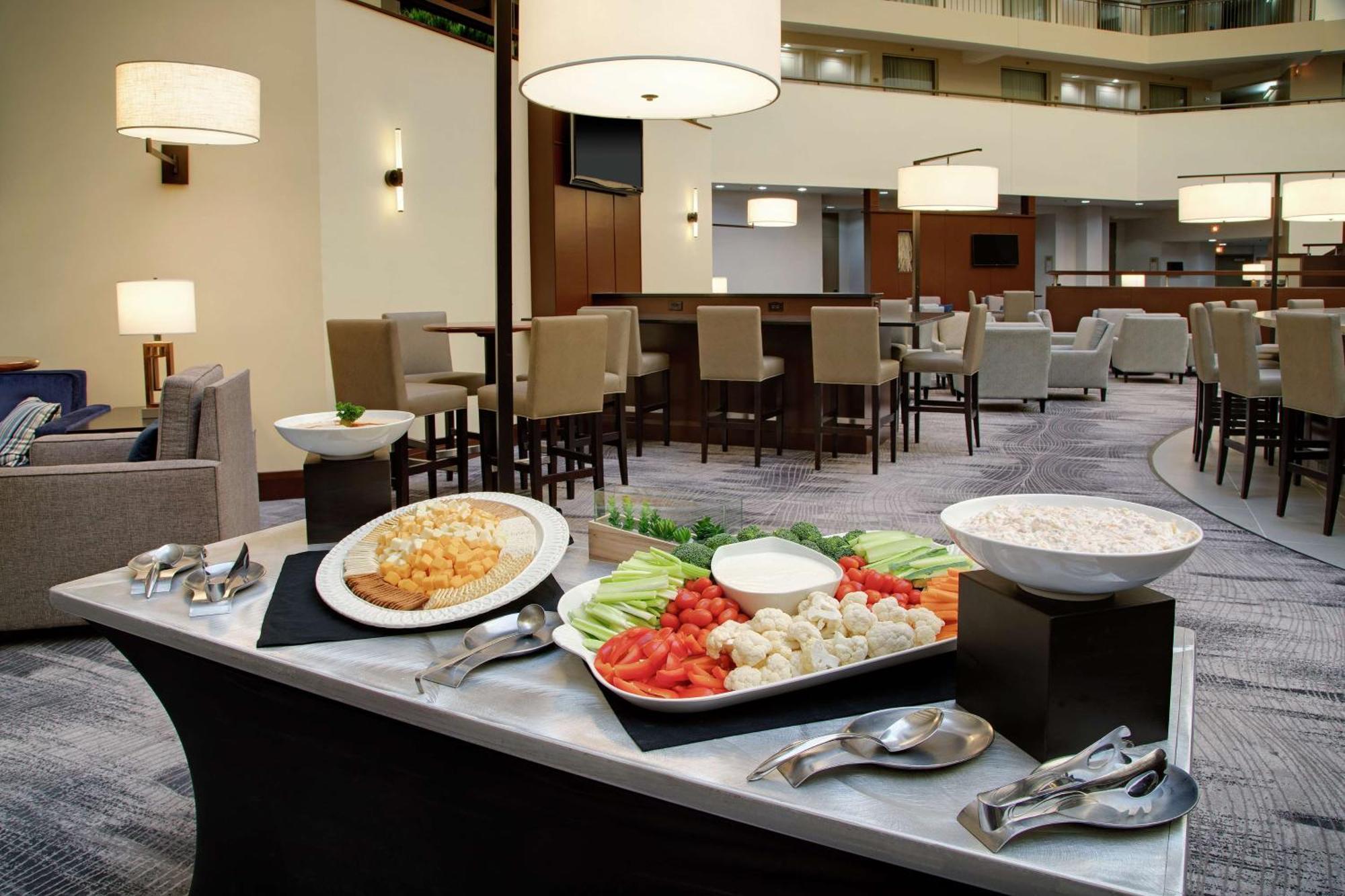 Embassy Suites By Hilton Detroit Troy Auburn Hills Buitenkant foto