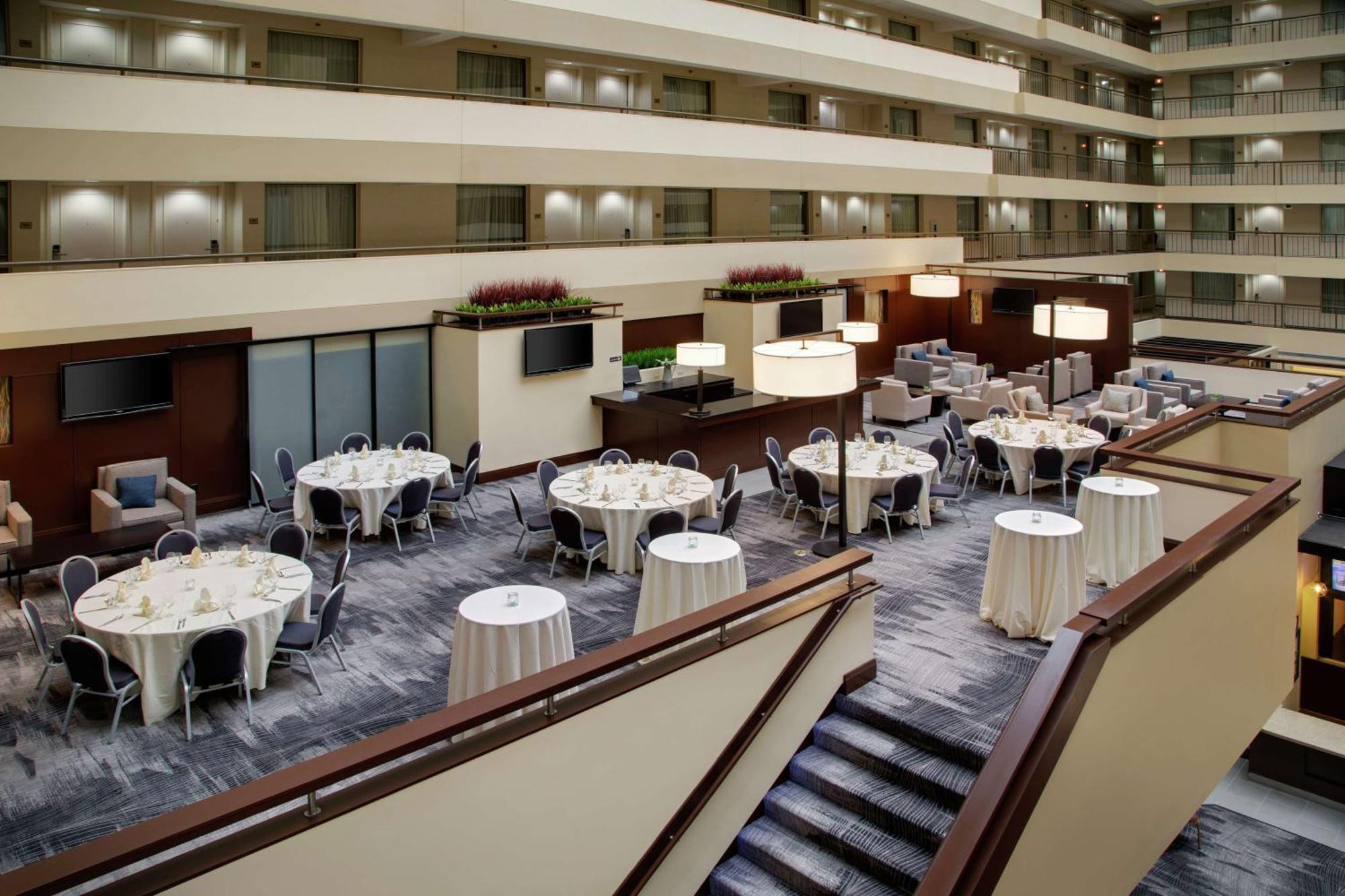 Embassy Suites By Hilton Detroit Troy Auburn Hills Buitenkant foto